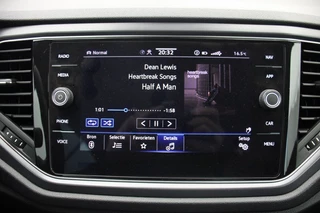 Volkswagen T-Roc Volkswagen T-Roc Cabrio 1.5 TSI R-Line Automaat - Carplay, Cruise, Stoelverw. - afbeelding nr 16