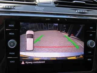 Volkswagen Touran Volkswagen Touran 1.2 TSI CON. SERIES ,,SOUND'' / Camera / Wegklap.haak / Stoelverwarming / - afbeelding nr 3