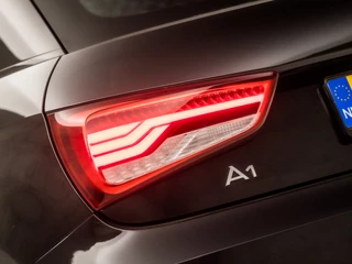 Audi A1 Sportback Automaat (5 DEURS, NAVIGATIE, XENON, PARKEERSENSOREN, SPORTSTOELEN, CRUISE, BLUETOOTH, NIEUWE APK, NIEUWSTAAT) - afbeelding nr 25