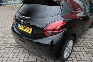 Peugeot 208 Peugeot 208 1.2 110PK AUTOMAAT SIGNATURE | NAVIGATIE | APPLE CARPLAY/ANDROID AUTO | PARKEERSENSOREN | DAB+ RADIO | LICHTMETALEN VELGEN | GETINTE RUITEN | CLIMATE CONTROL | CRUISE CONTROL | - afbeelding nr 37