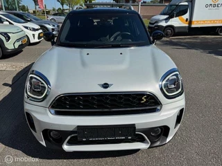 MINI Countryman Countryman 2.0  PHEV  Automaat 224 pk All4 Cooper SE  Business Edition Navigatie ,  Camera Achter , Parkeerhulp , Velgen , lederen bekelding met verwarming , Lage km stand 6.045 km ! - afbeelding nr 9