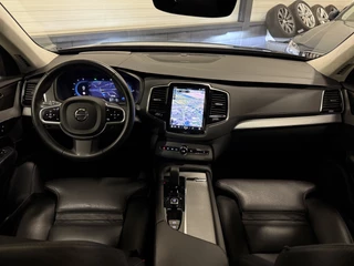 Volvo XC90 Volvo XC90 T8 Recharge AWD R-Design BLACK LONG RANGE PANO/TREKHAAK/HEAD-UP/MEMORY/H&K/CAMERA/ACC/PILOT-ASSIST/KEYLESS/LEER-SPORT/GOOGLE/PRIVACY/20