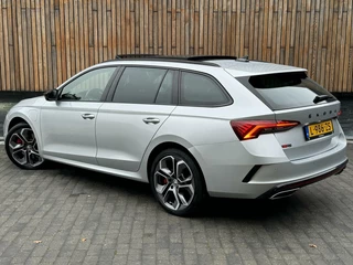 Škoda Octavia Skoda Octavia Combi 1.4 TSI RS iV PHEV Panoramadak | Head-up display | Achteruitrijcamera | Matrix LED | Stoel en stuurverwarming | Cruise control adaptief | Parkeersensoren voor en achter - afbeelding nr 32