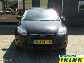 Ford Focus Ford Focus 1.6 EcoBoost Titanium | PDC, Stoelverwarming, Trekhaak - afbeelding nr 2