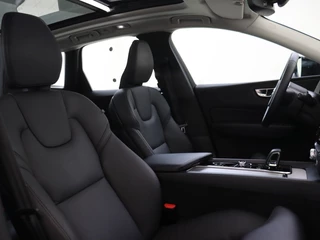 Volvo XC60 Volvo XC60 T6 AWD Plus Dark | Trekhaak | Panoramadak | 360° Camera | - afbeelding nr 14