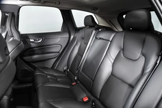 Volvo XC60 Volvo XC60 2.0 T6 Plug-in hybrid AWD Plus Dark | S/K-Panodak | Dig. Cockpit | Adapt. Cruise | Memory Stoelen | Elek. Klep | Stoel-+stuurverw. | 360 Camera | Harman/Kardon | NAV+App. Connect | LM 19