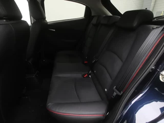 Mazda 2 Mazda 2 1.5 e-SkyActiv-G Homura Aka met Driver Assistance pakket en dakspoiler : dealer onderhouden - afbeelding nr 13