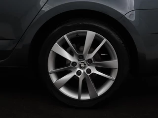 Škoda Octavia Skoda Octavia 1.5 TSI Business Edition | Stoelverwarming |  Trekhaak | Carplay | Half leder | Navigatie | Climate control | Parkeerhulp | Cruise control - afbeelding nr 28
