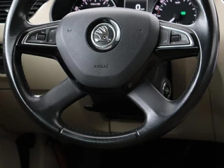 Škoda Octavia Skoda Octavia 1.2 TSI Elegance | Panoramadak | Leder |  Stoelverwarming | Xenon | Navigatie | Climate control | Keyless | Bluetooth | Cruise control - afbeelding nr 9