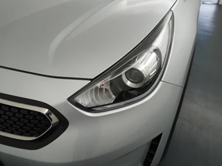 Kia Niro Kia Niro 1.6 GDi Hybrid DynamicLine - Navigatie - Camera - Climate control - Cruise control - Trekhaak - 12 maanden garantie - afbeelding nr 14