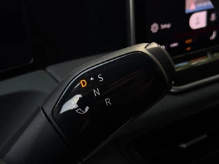 Volkswagen Tiguan Volkswagen TIGUAN 1.5 eTSI DSG Lane ass Drive pilot CarPlay 150 PK Keyless Camera Sfeerverlichting Life edition Direct leverbaar - afbeelding nr 44