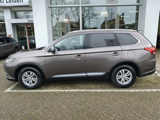 Mitsubishi Outlander Keyless | Cruise | Navigatie - afbeelding nr 2