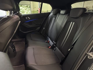 BMW 1 Serie BMW 1 Serie 118IA 140PK HIGH EXECUTIVE SPORT/NAVI/LED/CARPLAY - afbeelding nr 17
