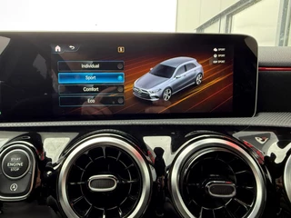 Mercedes-Benz A-Klasse Mercedes-Benz A-klasse A 200 AMG AUT NAP Widescreen Camera - afbeelding nr 19