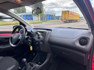 Toyota Aygo Toyota Aygo 1.0 VVT-I 5-drs x-fun '' Airco - Elektrische ramen - CPV '' - afbeelding nr 14