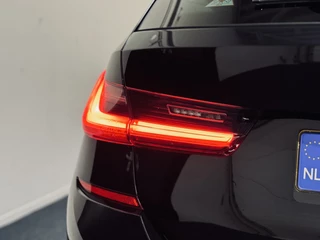 BMW 3 Serie BMW 3 Serie Touring 320i M-Sport | 20