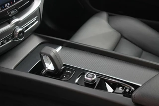 Volvo XC60 Volvo XC60 T6 Recharge AWD Inscription Exclusive | Panoramadak | Leder | Stoelverwarming | Parkeercamera | Keyless - afbeelding nr 32