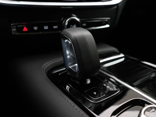 Volvo V60 Volvo V60 T6 PLUG-IN HYBRID ESSENTIAL EDITION 19INCH GETINT GLAS STOELVERW - afbeelding nr 20