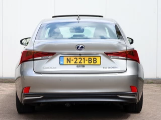 Lexus IS Lexus IS 300h Hybrid F-Sport Line | Mark Levinson | Schuifdak | Stoelvent - afbeelding nr 4