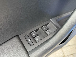 Škoda Octavia Skoda Octavia Combi 1.0 TSI Sport Navigatiesysteem | Trekhaak | Apple CarPlay | Climate control | Cruise control | Getint glas | Parkeersensoren achter - afbeelding nr 4