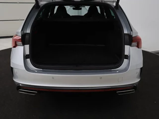 Škoda Octavia Skoda Octavia 1.4 TSI RS iV PHEV Business | Panoramadak |  Leder/Alcantara | Adaptive cruise | Massage | Camera | Side Assist | Matrix LED | Carplay | Memory | Navigatie - afbeelding nr 13
