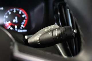 Volvo V60 Volvo V60 2.0 B4 CORE RIJKLAAR l LEDER l 197PK l CAMERA l CARPLAY l - afbeelding nr 31