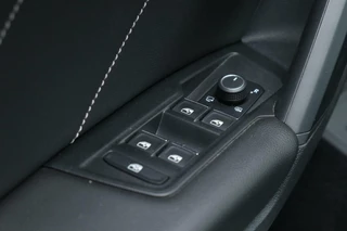 Volkswagen Tiguan Volkswagen Tiguan 1.5 TSI / 2x R-Line / Black Style / Virtual Cockpit / Camera / Matrix LED / Trekhaak / 19