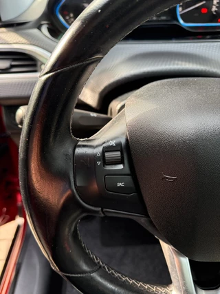 Peugeot 2008 Peugeot 2008 1.2 PureTech Allure - afbeelding nr 35