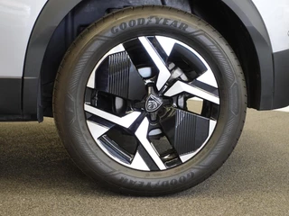 Peugeot 2008 Peugeot 2008 1.2 PureTech 130pk Automaat Allure | Navigatie | Apple Carplay/Android | Auto 360 camera | Parkeersensoren | Blind Spot Assist | Adaptive Cruise Control | Stoelverwarming | Getinte ramen | Climate Control - afbeelding nr 6