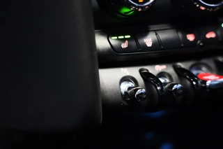 MINI Cooper Mini Mini 1.5 Cooper Camden Plus Edition / AUT / 5 Deurs / Navi / HK / Ecc / Head Up / Digital Cockpit / Open Panorama / Led / Pdc - afbeelding nr 31