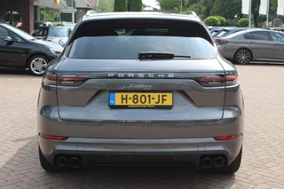 Porsche Cayenne Porsche Cayenne 3.0 E-Hybrid / Trekhaak / 360Camera / Burmester / Sportdesign / Sportchrono / Softclose / 21'' / Luchtvering / Keyless / Stuurverwarming / Matrix LED / DAB - afbeelding nr 14