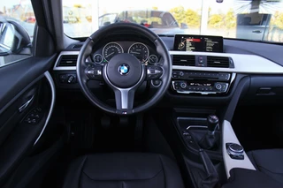 BMW 3 Serie ➡️ BMW 3-serie 320i F30 Centennial High Executive Sedan Facelift | 184 pk | NL auto | 2e eigenaar | 4 cilinder | LED | Leer | Navi | Camera | Sporstuur | Cruise control | Climate control - afbeelding nr 14