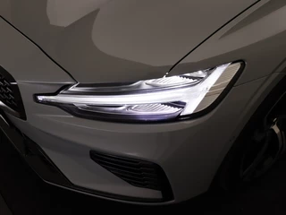 Volvo S60 Volvo S60 T6 PLUG-IN HYBRID LONG RANGE PLUS DARK SCHUIFDAK HARMAN KARDON 3 - afbeelding nr 7