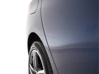 BMW 2 Serie BMW 2 Serie Gran Tourer 218D High Executive Luxury-Line 7-Pers Aut. *PANO | NAVI-FULLMAP | LUXURY-LEATHER | FULL-LED | ECC | KEYLESS | HEATED-COMFORTSEATS | SHIFT-PADDLES | AMBIENT-LIGHT | CAMERA | HEAD UP | PDC | TOWBAR | 17