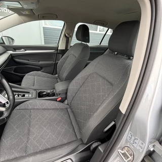 Volkswagen Golf Volkswagen Golf 1.0 eTSI Life Bns - afbeelding nr 14