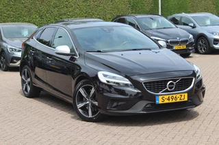 Volvo V40 Volvo V40 1.5 T2 Inscription R-Design / Panoramadak / Camera / Leder / Keyless / 17'' / Navigatie / Stoelverwarming / Cruise Control - afbeelding nr 30