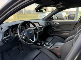 BMW 1 Serie BMW 1-serie 116d Executive Edition | Live Cockpit | Sfeerverlichting | Apple Carplay | - afbeelding nr 12