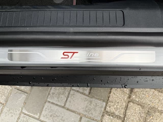 Ford Kuga Ford Kuga 2.5 PHEV ST-Line X 243pk | Driver Assistance pack | Matrix LED | Black Package | Wegklapbare Trekhaak | Panoramadak | Winterpack | 2.100kg Trekgewicht - afbeelding nr 36