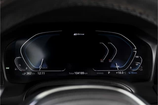 BMW 3 Serie BMW 3 Serie Touring 330e 292 PK xDrive High Executive M-Sport - Automaat | Dig. Cockpit | Cruise | Stoelverw. | PDC | 360 Camera | NAV + App. Connect | ECC | Elek. Klep | DAB | LM 18