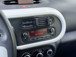 Renault Twingo Renault Twingo 1.0 SCe Limited Org NL | Bluetooth | Zuinig! - afbeelding nr 15