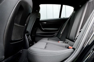 BMW 1 Serie BMW 1 Serie 118i Sport-Line Rijklaarprijs-Garantie Navigatie Led Sport Interieur Airco - afbeelding nr 13