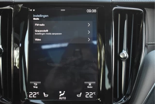 Volvo XC60 Open dak | Carplay | Camera | Keyless | Stoel- & stuurverwarming | Harman / Kardon - afbeelding nr 63