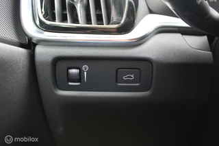 Volvo V60 Volvo V60 2.0 B4 Inscription 200 pk, Leer, Memory, stoel + stuur verwarming, Adaptief Cruis, Camera, Full Led, Clima,18 inch Lmv, Donker glas. - afbeelding nr 39
