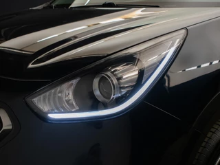 Kia Niro Kia Niro 1.6 GDi Hybrid DynamicLine Sport (APPLE CARPLAY,NAVI,CAMERA,LED,CRUISE,CLIMATE,SPORTSTOELEN,NETTE STAAT) - afbeelding nr 17