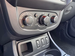 Dacia Duster Dacia Duster 1.2 TCe 4x2 Série Limitée Robust *Airco*|PDC|Cruise|Trekhaak|NL Auto - afbeelding nr 15