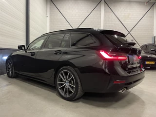 BMW 3 Serie PANO/HEAD-UP/ACC/LEER-SPORT/SFEER/CAMERA/KEYLESS/SHADOW-LINE/18