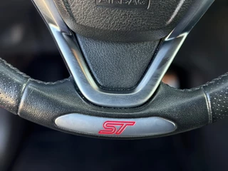 Ford Fiesta Ford Fiesta ST RACE RED 182 PK / AIRCO RECARO STOELVERWARM BT PDC CAMERA - afbeelding nr 47