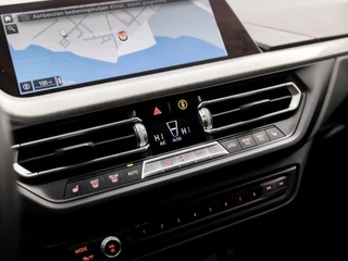 BMW 1 Serie Automaat (VIRTUAL COCKPIT, APPLE CARPLAY, GROOT NAVI, STUUR/STOELVERWARMING, ADAPTIVE CRUISE, LEDER, CAMERA, SPORTSTOELEN, DAB+, GETINT GLAS, NIEUWSTAAT) - afbeelding nr 10