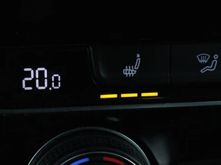 Volkswagen Passat Volkswagen Passat Variant 1.5 TSI HL Bns R | Panoramadak | Leder | Keyless |  Stoelverwarming | Carplay | Adaptive Cruise | Elektrische achterklep - afbeelding nr 8