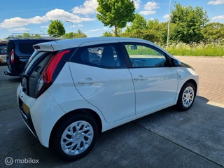 Toyota Aygo Toyota Aygo 1.0 VVT-i x-play 5 deurs airco, camera - afbeelding nr 5